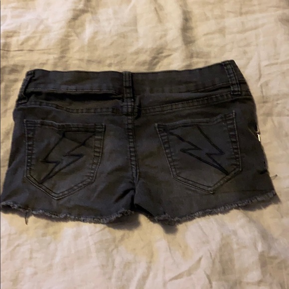 Hot topic shorts size 5 - Picture 2 of 3